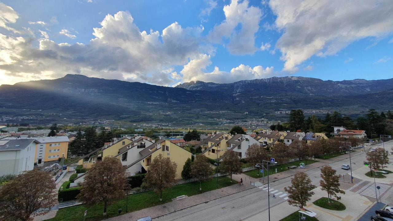 Vista Mozzafiato Sulle Alpi Apartment Rovereto  Exterior foto