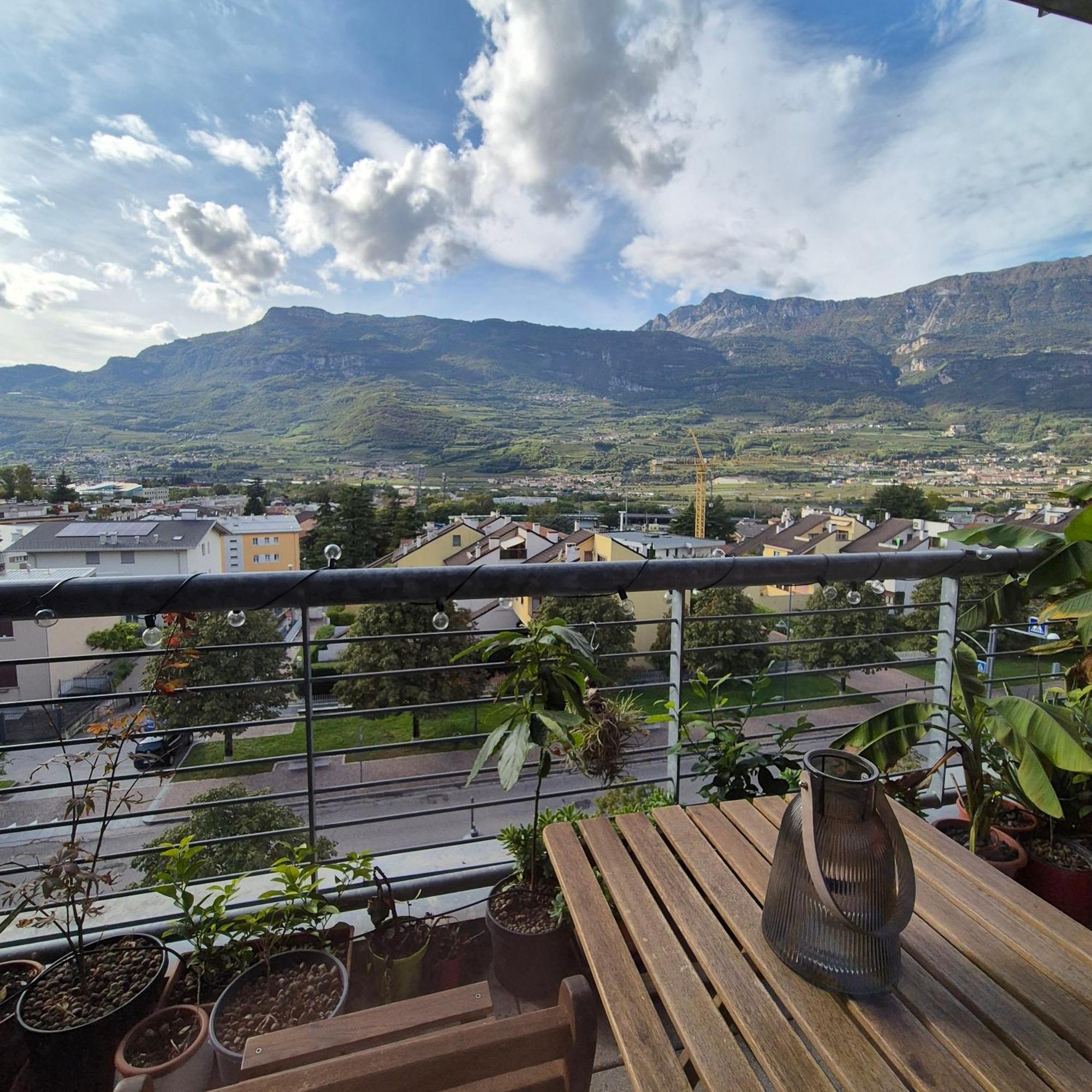 Vista Mozzafiato Sulle Alpi Apartment Rovereto  Exterior foto